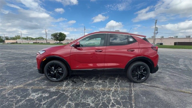 Buick Encore GX Vehicle Full-screen Gallery Image 05