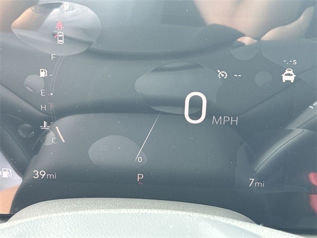 Buick Encore GX Vehicle Full-screen Gallery Image 15