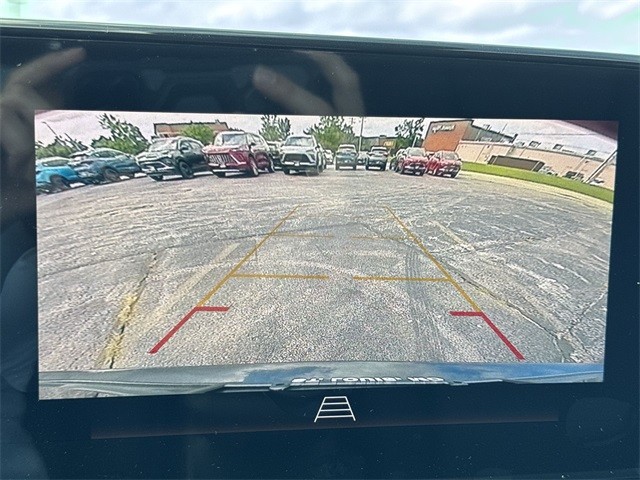 Buick Encore GX Vehicle Full-screen Gallery Image 17