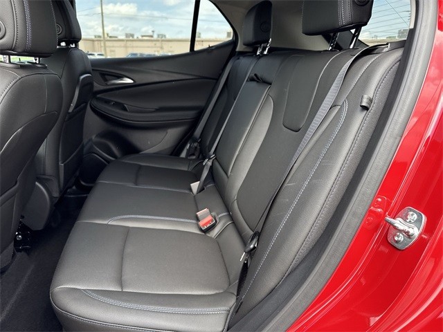 Buick Encore GX Vehicle Full-screen Gallery Image 21