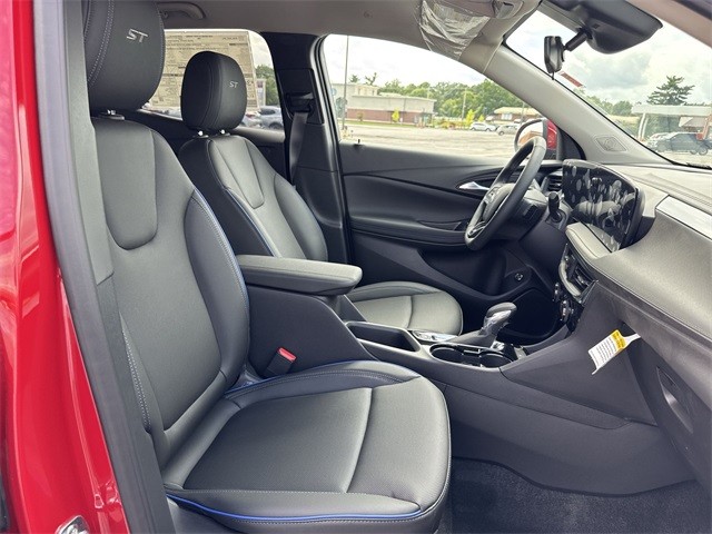 Buick Encore GX Vehicle Full-screen Gallery Image 23