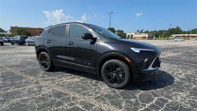 Buick Encore GX Vehicle Full-screen Gallery Image 02