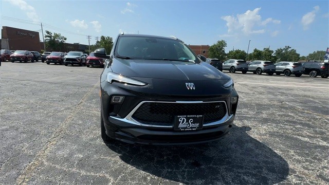 Buick Encore GX Vehicle Full-screen Gallery Image 03