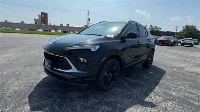 Buick Encore GX Vehicle Full-screen Gallery Image 04