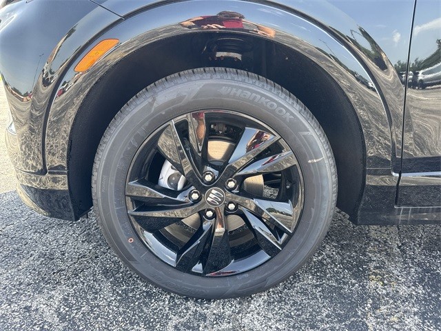 Buick Encore GX Vehicle Full-screen Gallery Image 10