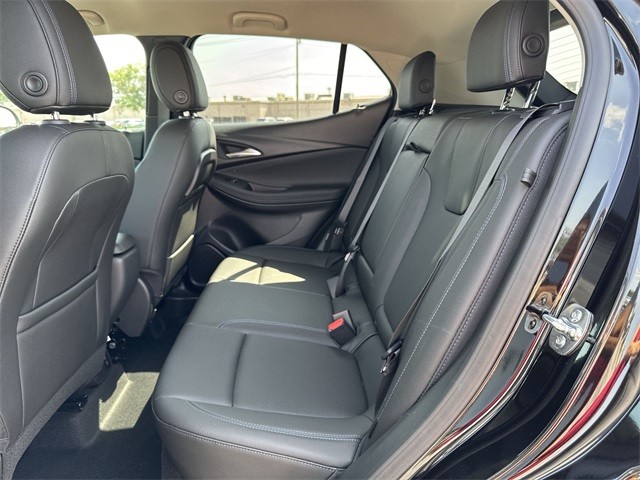 Buick Encore GX Vehicle Full-screen Gallery Image 22