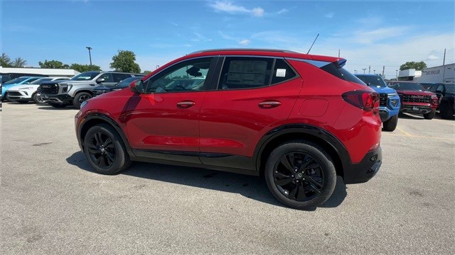 Buick Encore GX Vehicle Full-screen Gallery Image 06