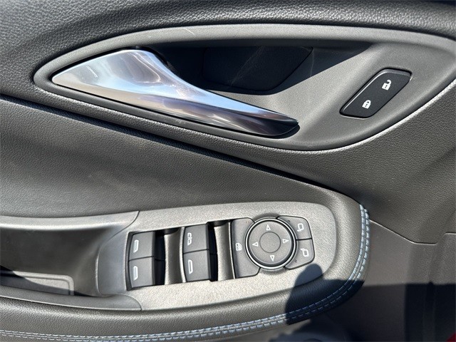 Buick Encore GX Vehicle Full-screen Gallery Image 13