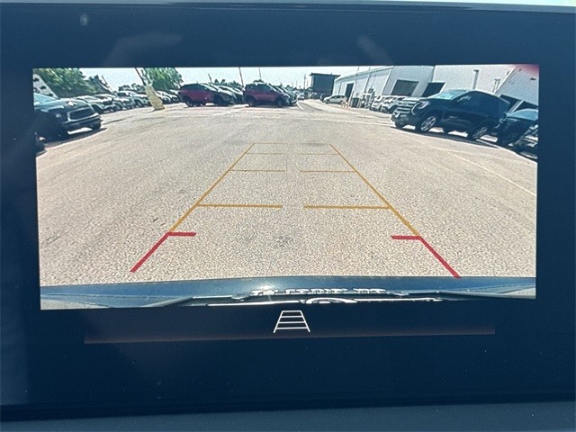 Buick Encore GX Vehicle Full-screen Gallery Image 17