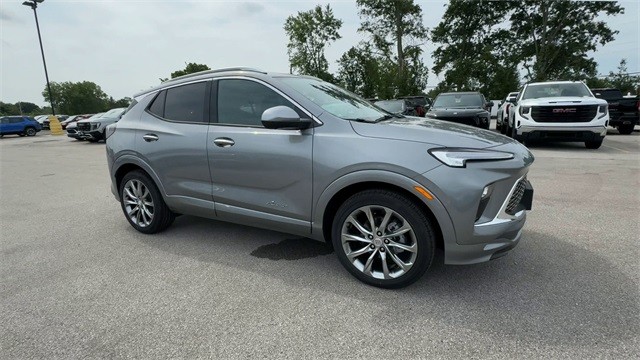 Buick Encore GX Vehicle Full-screen Gallery Image 02