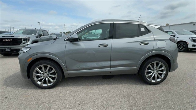 Buick Encore GX Vehicle Full-screen Gallery Image 05