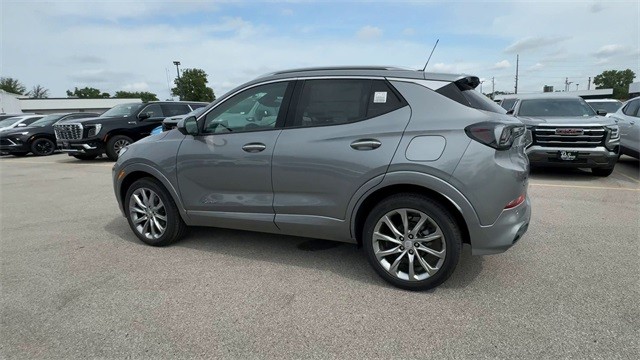 Buick Encore GX Vehicle Full-screen Gallery Image 06