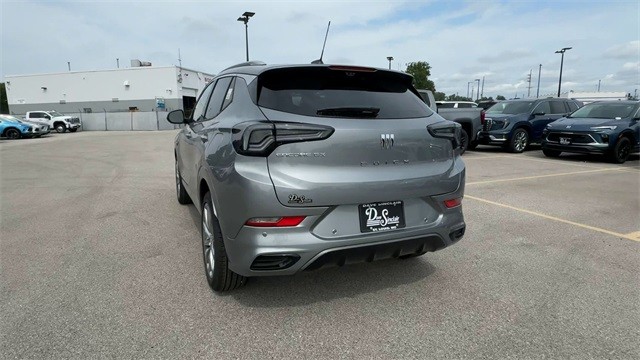 Buick Encore GX Vehicle Full-screen Gallery Image 07