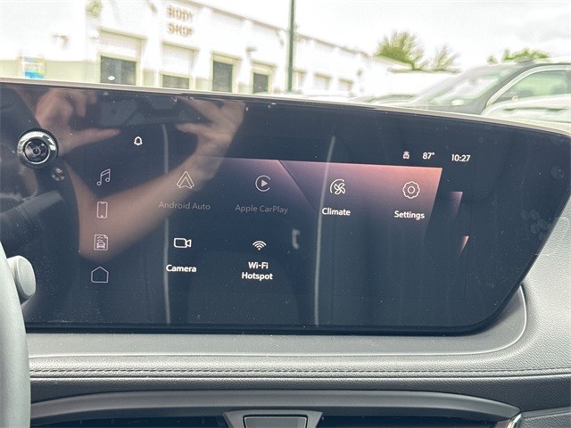 Buick Encore GX Vehicle Full-screen Gallery Image 16