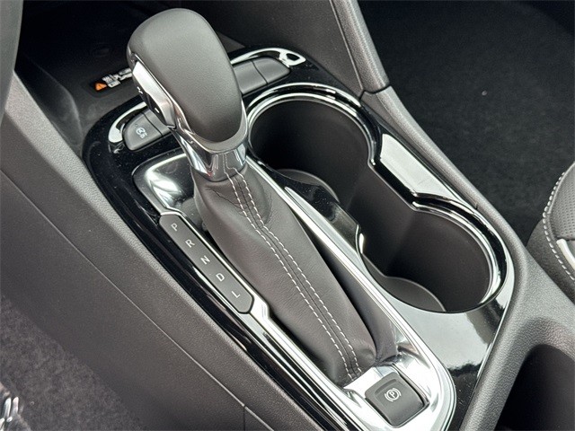 Buick Encore GX Vehicle Full-screen Gallery Image 19