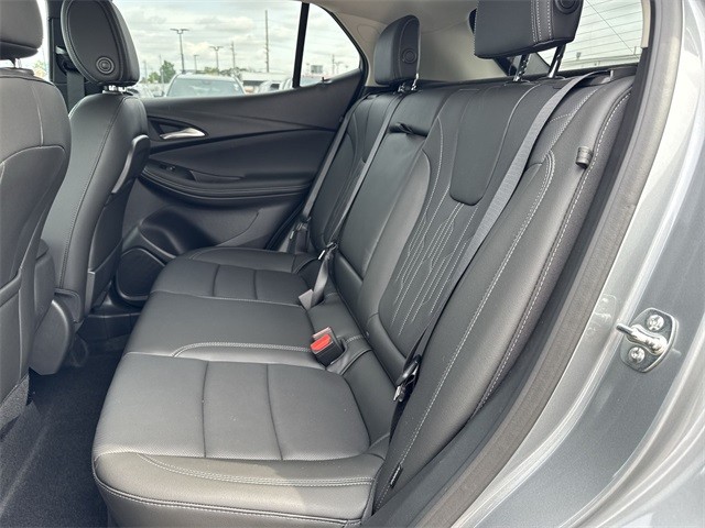 Buick Encore GX Vehicle Full-screen Gallery Image 21