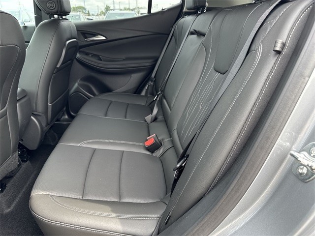 Buick Encore GX Vehicle Full-screen Gallery Image 22