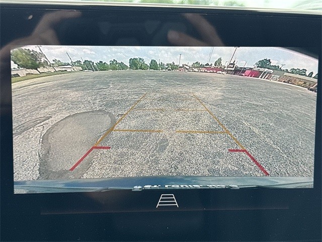 Buick Encore GX Vehicle Full-screen Gallery Image 17