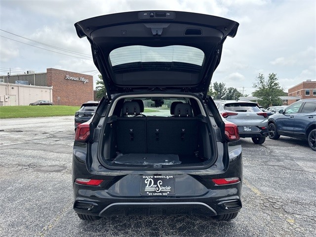 Buick Encore GX Vehicle Full-screen Gallery Image 22