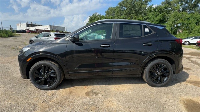 Buick Encore GX Vehicle Full-screen Gallery Image 05