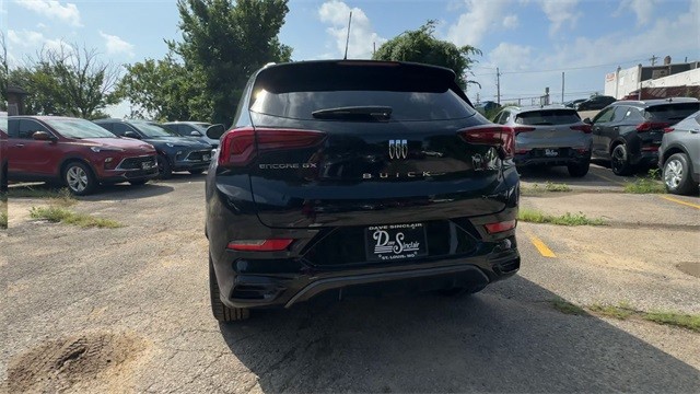 Buick Encore GX Vehicle Full-screen Gallery Image 07