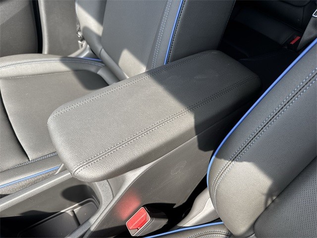 Buick Encore GX Vehicle Full-screen Gallery Image 20