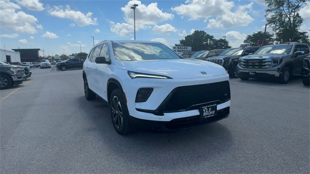 Buick Enclave Vehicle Full-screen Gallery Image 03