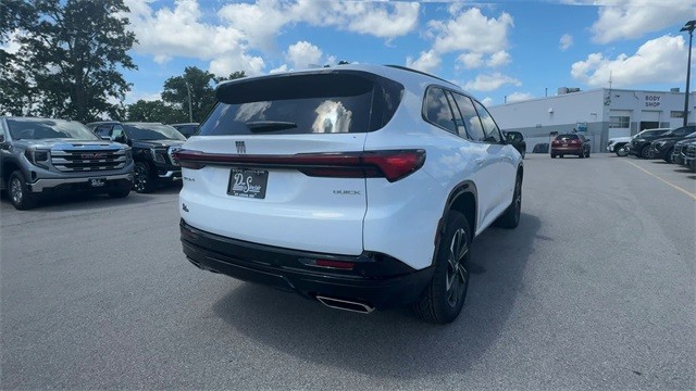 Buick Enclave Vehicle Full-screen Gallery Image 08