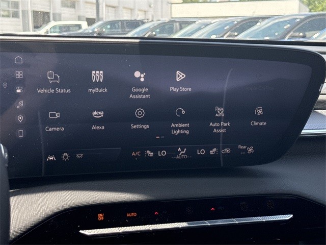 Buick Enclave Vehicle Full-screen Gallery Image 16