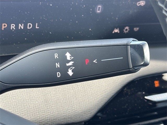 Buick Enclave Vehicle Full-screen Gallery Image 20