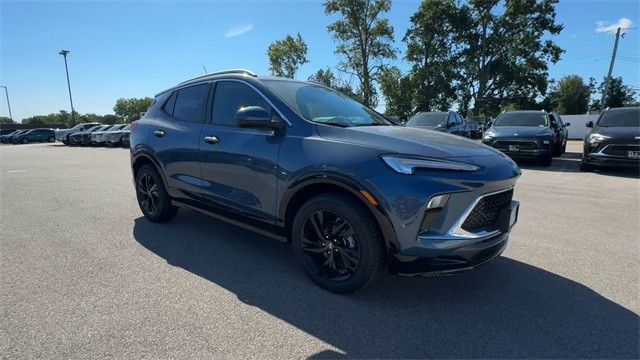 Buick Encore GX Vehicle Full-screen Gallery Image 02