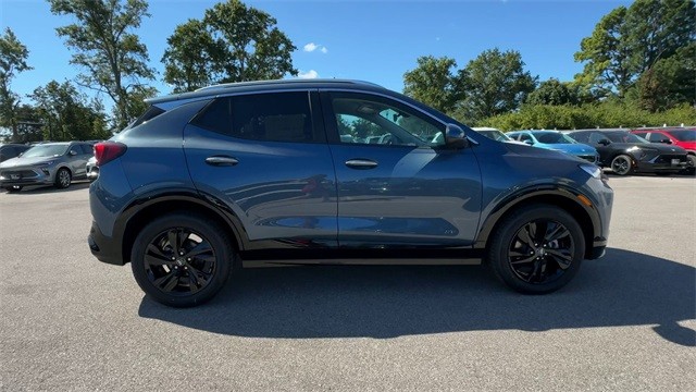 Buick Encore GX Vehicle Full-screen Gallery Image 09