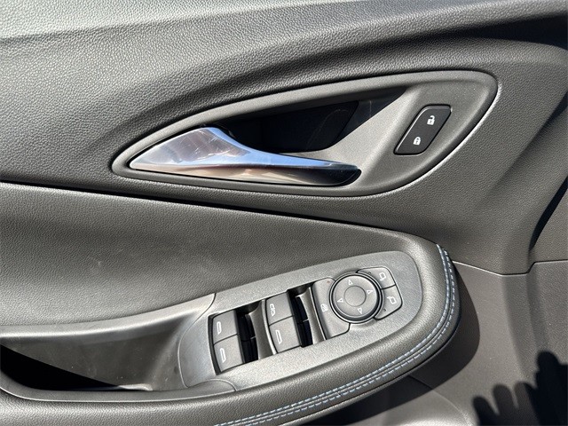 Buick Encore GX Vehicle Full-screen Gallery Image 13