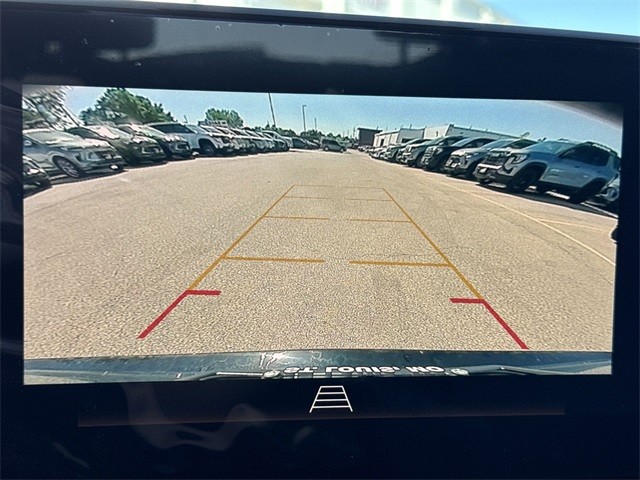 Buick Encore GX Vehicle Full-screen Gallery Image 17