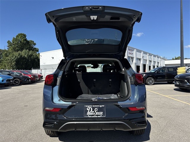 Buick Encore GX Vehicle Full-screen Gallery Image 22