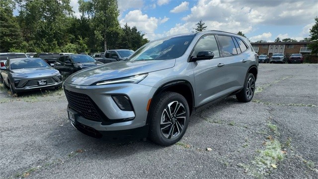 Buick Enclave Vehicle Full-screen Gallery Image 04