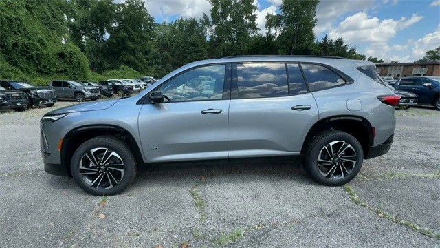 Buick Enclave Vehicle Full-screen Gallery Image 05