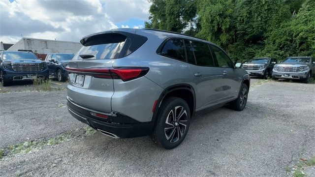 Buick Enclave Vehicle Full-screen Gallery Image 08