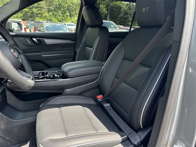 Buick Enclave Vehicle Full-screen Gallery Image 11