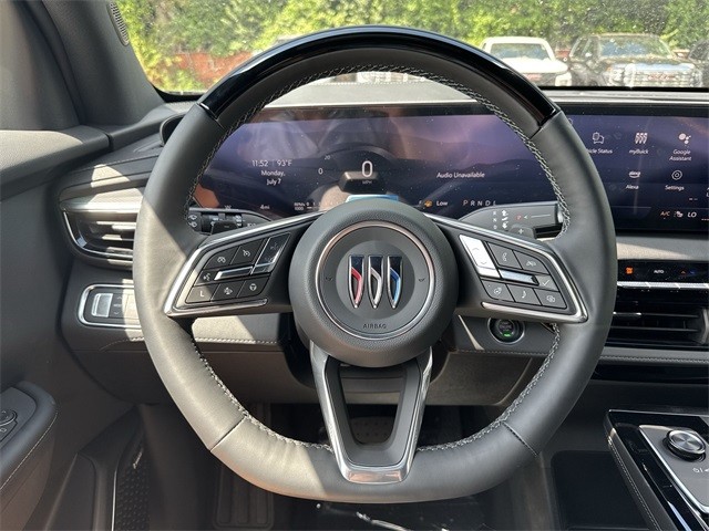 Buick Enclave Vehicle Full-screen Gallery Image 14