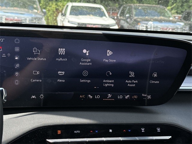 Buick Enclave Vehicle Full-screen Gallery Image 16