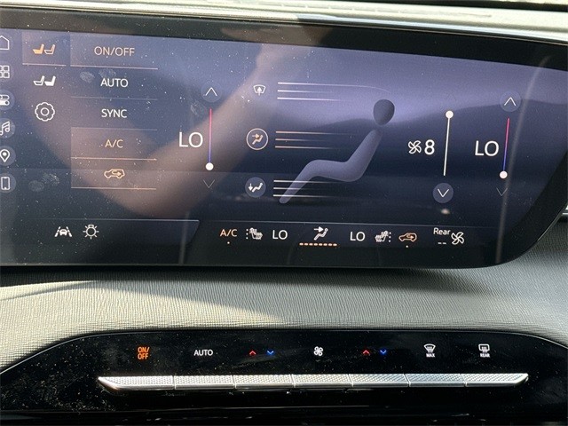 Buick Enclave Vehicle Full-screen Gallery Image 19