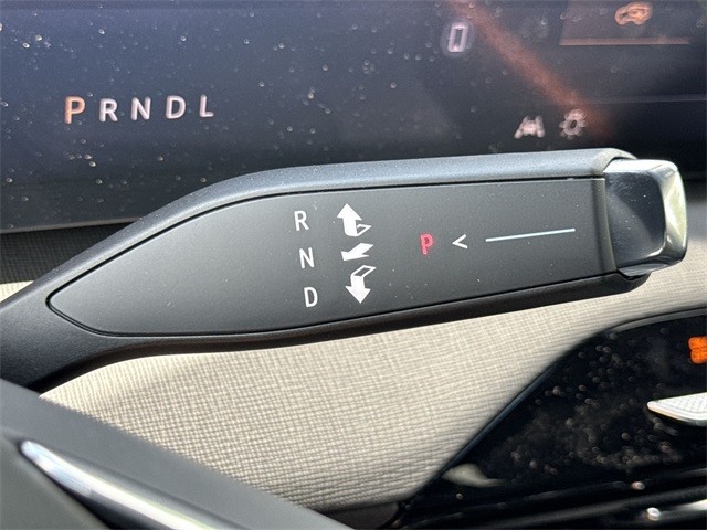 Buick Enclave Vehicle Full-screen Gallery Image 20