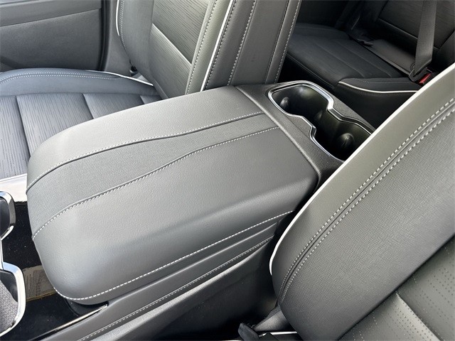 Buick Enclave Vehicle Full-screen Gallery Image 21