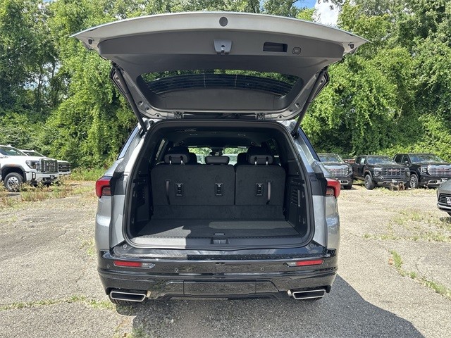 Buick Enclave Vehicle Full-screen Gallery Image 24