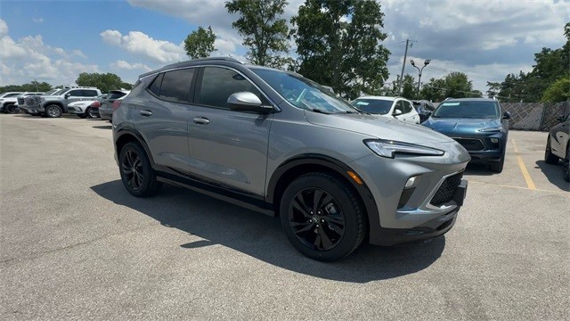 Buick Encore GX Vehicle Full-screen Gallery Image 02