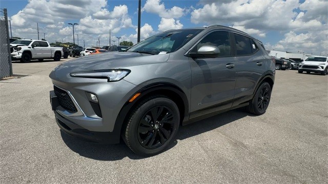 Buick Encore GX Vehicle Full-screen Gallery Image 04