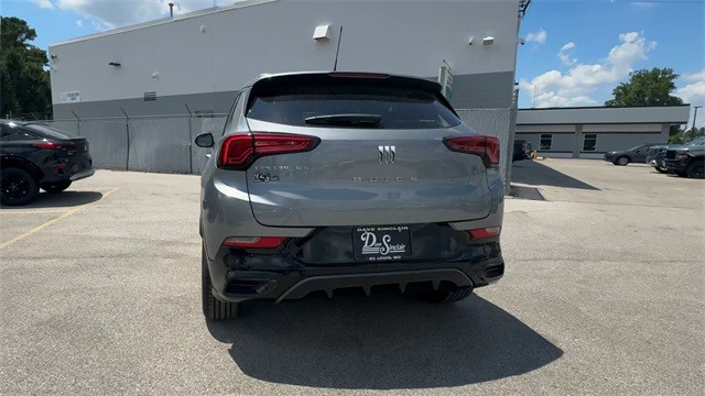 Buick Encore GX Vehicle Full-screen Gallery Image 07