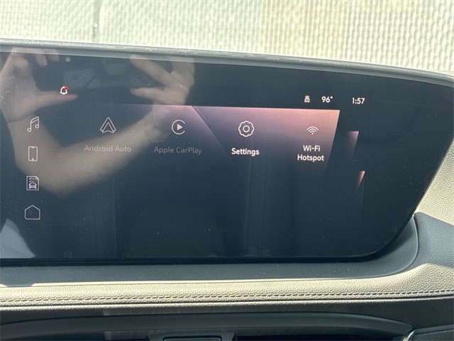 Buick Encore GX Vehicle Full-screen Gallery Image 16