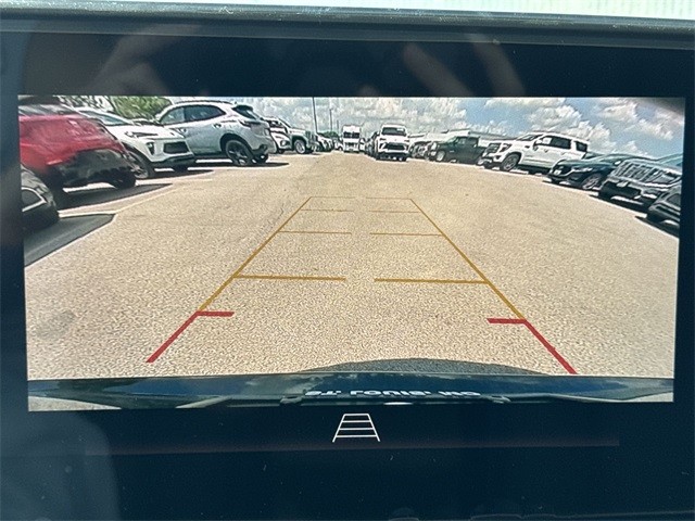 Buick Encore GX Vehicle Full-screen Gallery Image 17